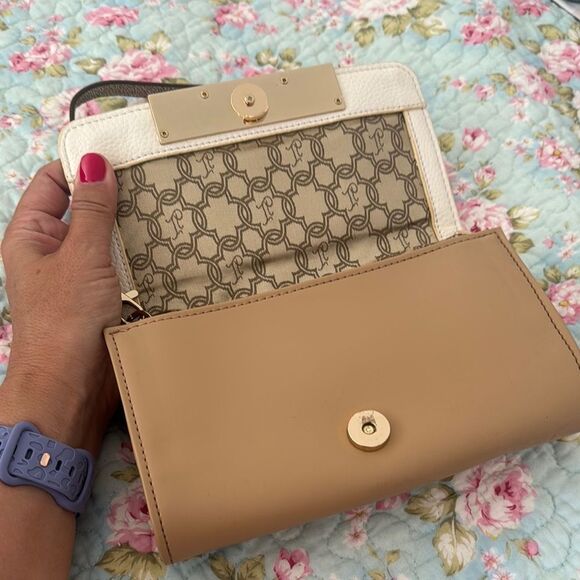 *Ivanka Trump* Classic Tan & Beige Cream Crossbody Handbag Purse EUC Gold Chain - Picture 6 of 7